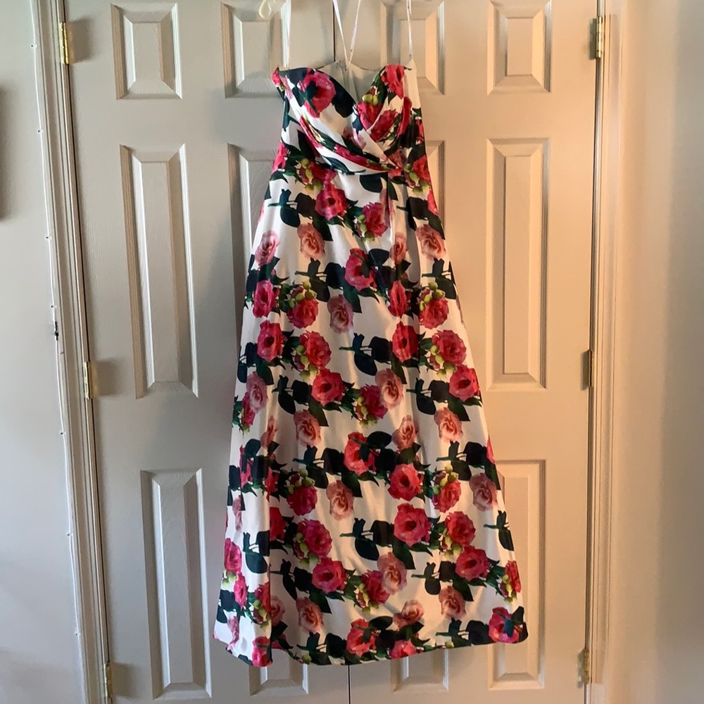 women’s white rose print gown